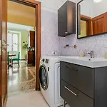 شقة 